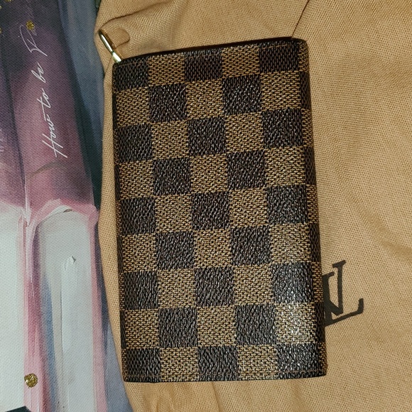 Authentic Louis Vuitton Damier Ebene wallet - Picture 3 of 7